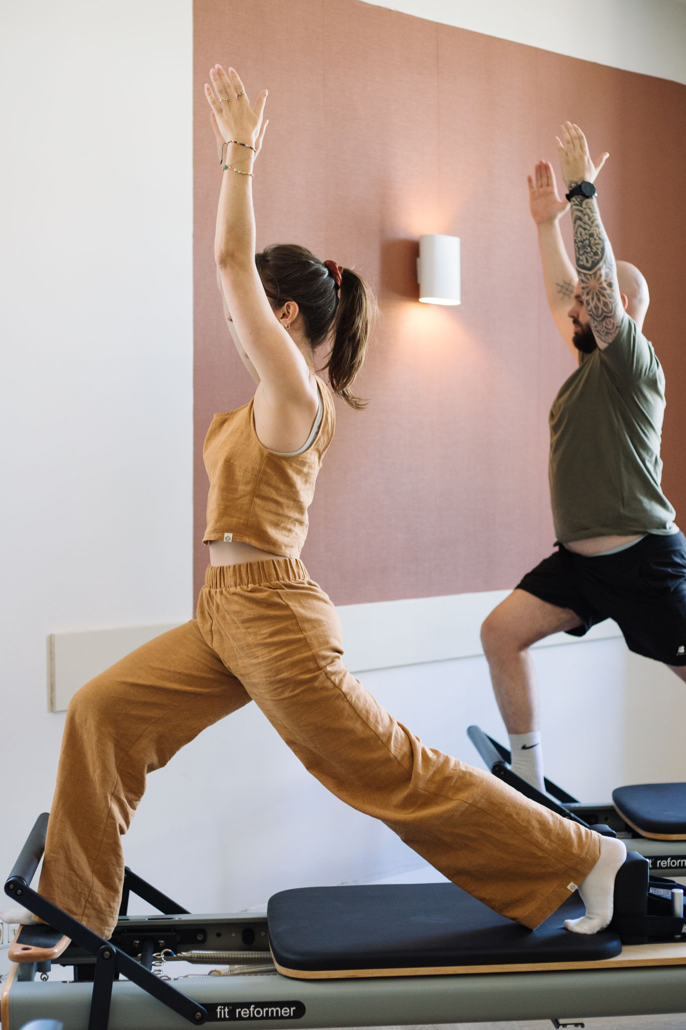 Reformer Pilates in Zaandam man en vrouw op reformer